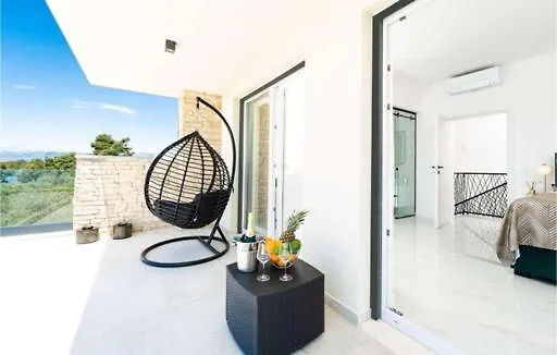 빌라 Luxurious Beachfront Vila 
